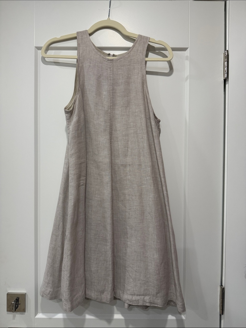 Vineyard Vines Sleeveless Linen mini Dress in Light Beige
